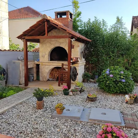Apartman Iva * Zára