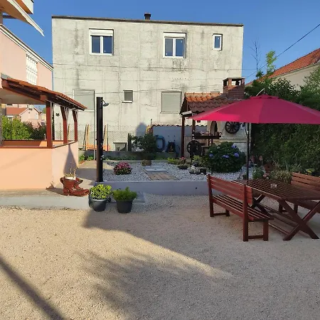 Apartman Iva * Zára